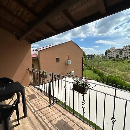 зора 公寓 希科尔皮诺夫西